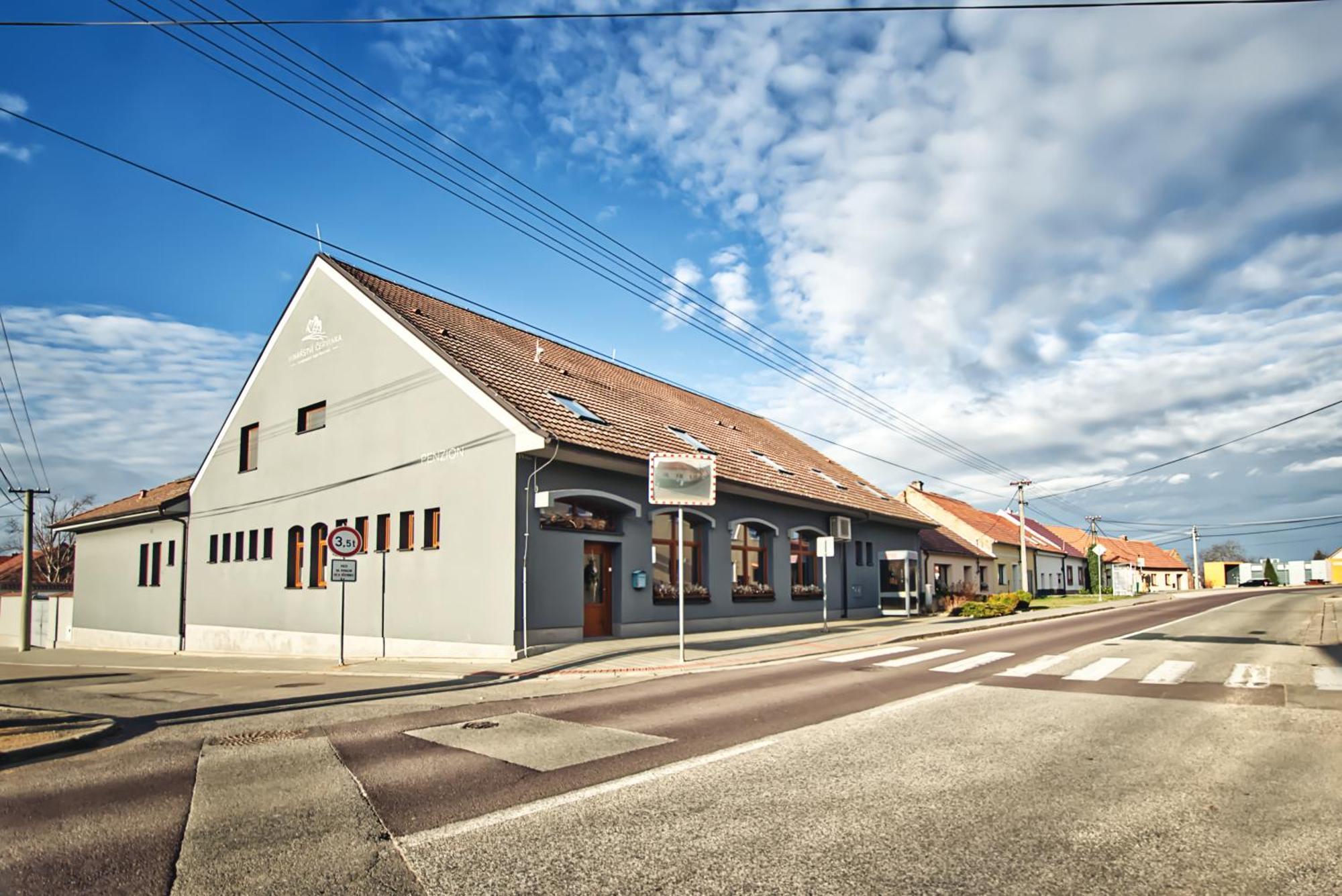 Penzion Vinarstvi Cervinka Horni Vestonice Exteriér fotografie